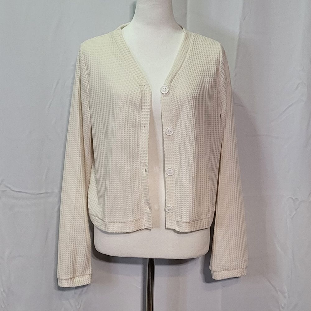 Dazy SHEIN Women's Cream Button Front Long Sleeve Knit Top Size Medium ๐ - Picture 4 of 12